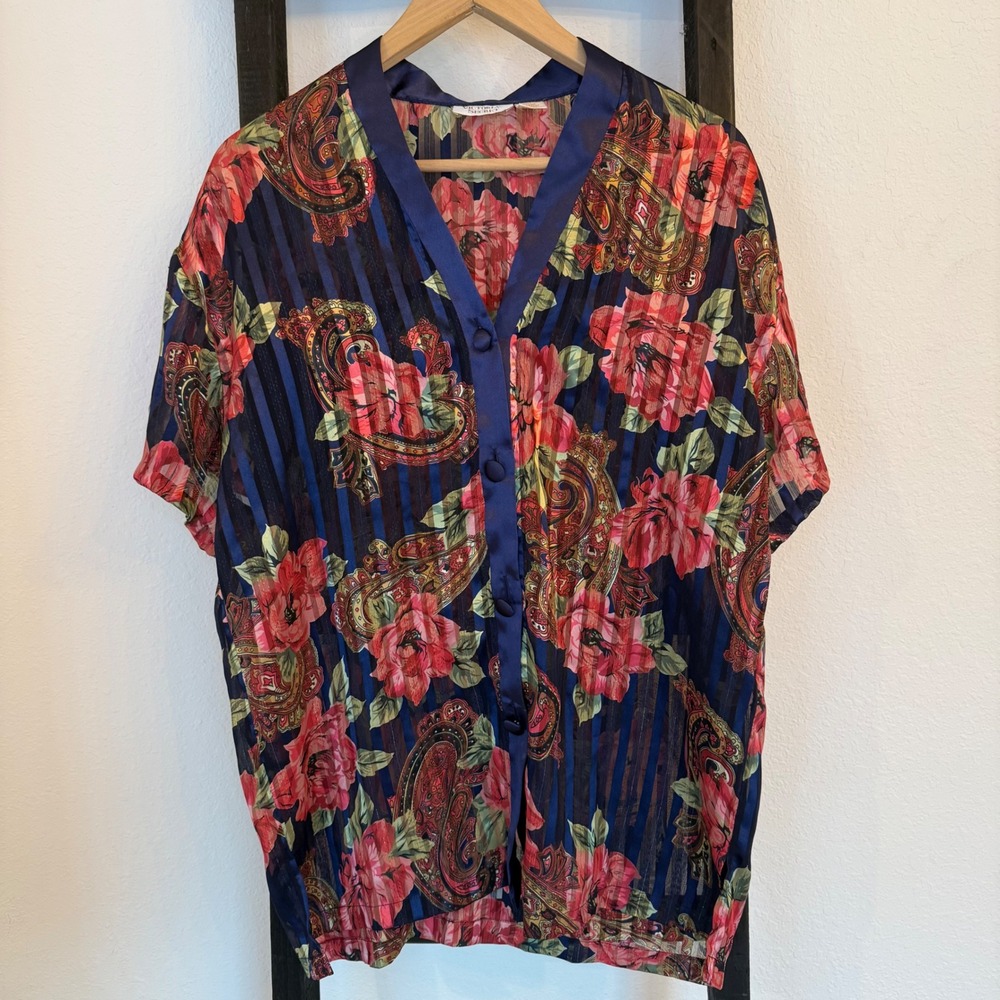 Vintage Victoria's Secret Gold Label Floral Paisley Pajama Top Small - Picture 2 of 6